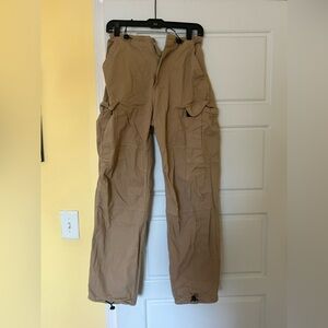 Tan Cargos